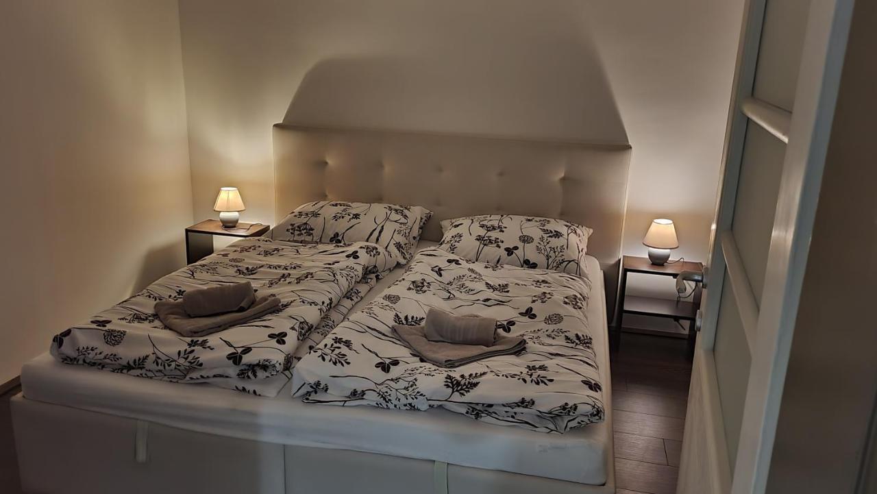 Relax Apartments Sarvar A2 Exterior foto