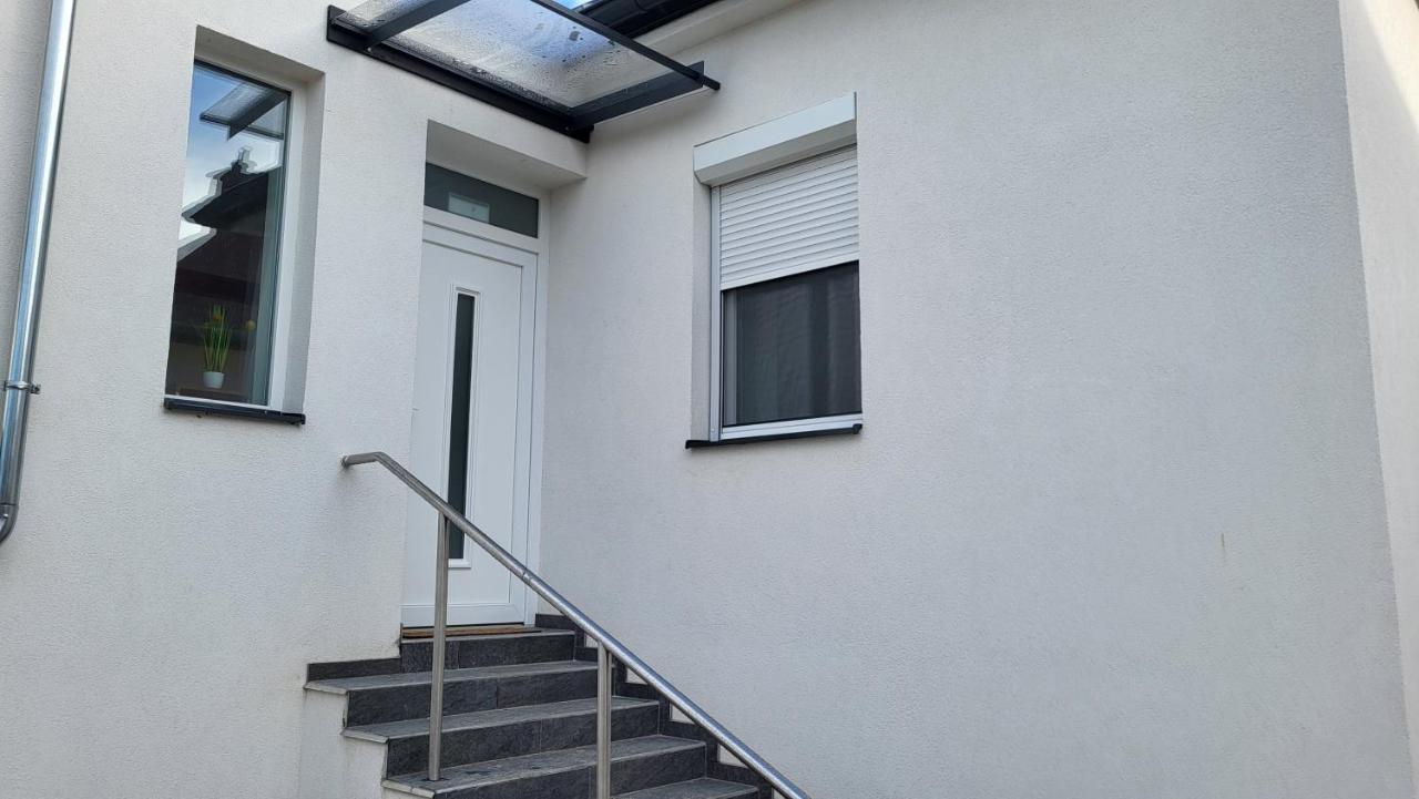 Relax Apartments Sarvar A2 Exterior foto